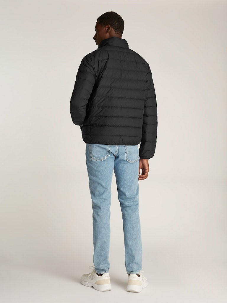 calvin-klein-jeans-miesten-takki-ul-down-jacket-musta-2