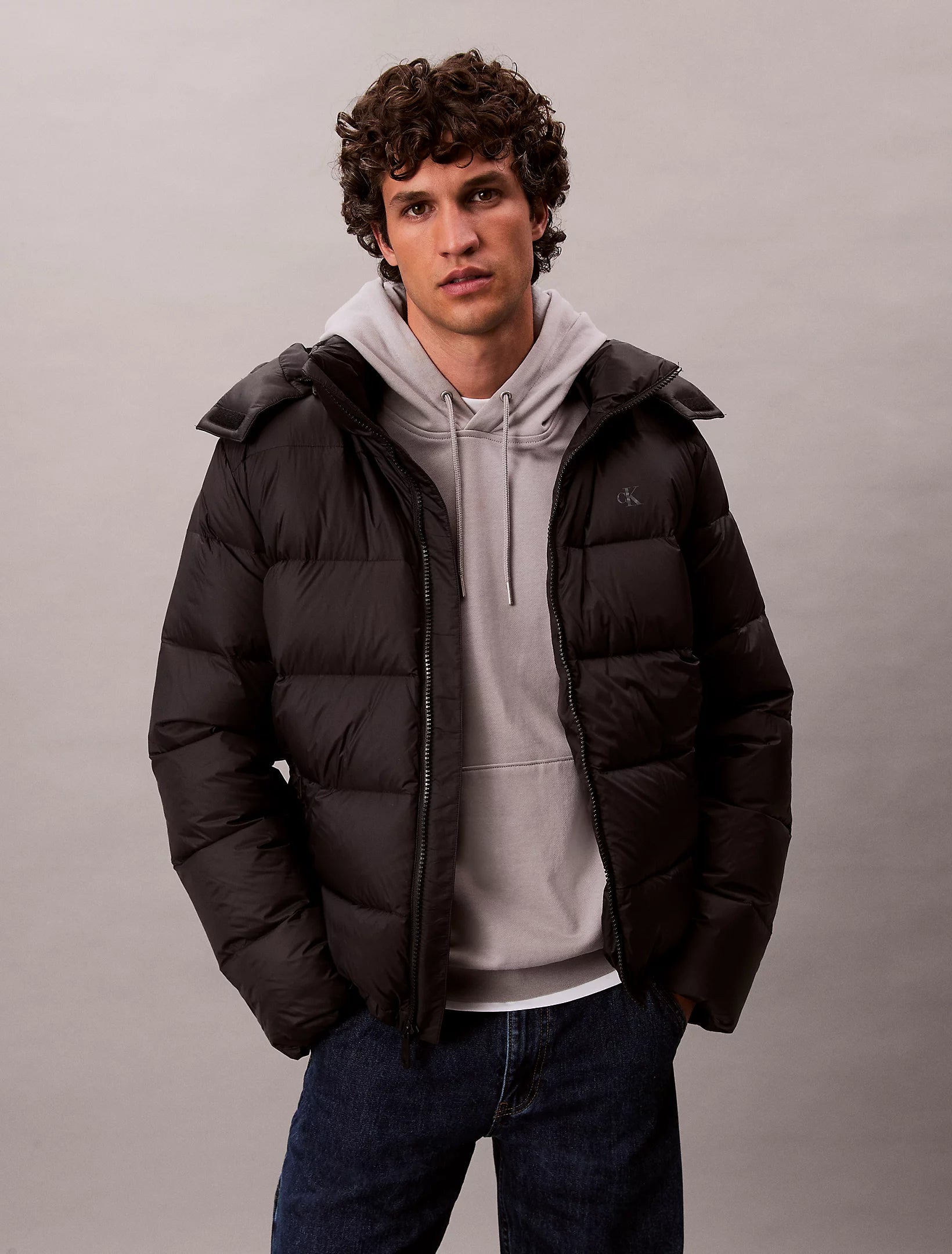 calvin-klein-jeans-miesten-untuvatakki-k-ls-nylon-zipoff-hood-down-pufferjacket-musta-1