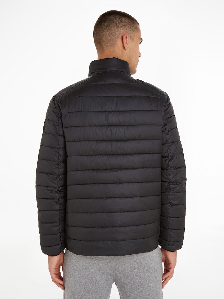 calvin-klein-jeans-miesten-untuvatakki-recycled-side-logo-jacket-nos-musta-2