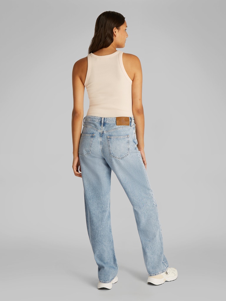 calvin-klein-jeans-naisten-farkut-90s-loose-vaaleansininen-2