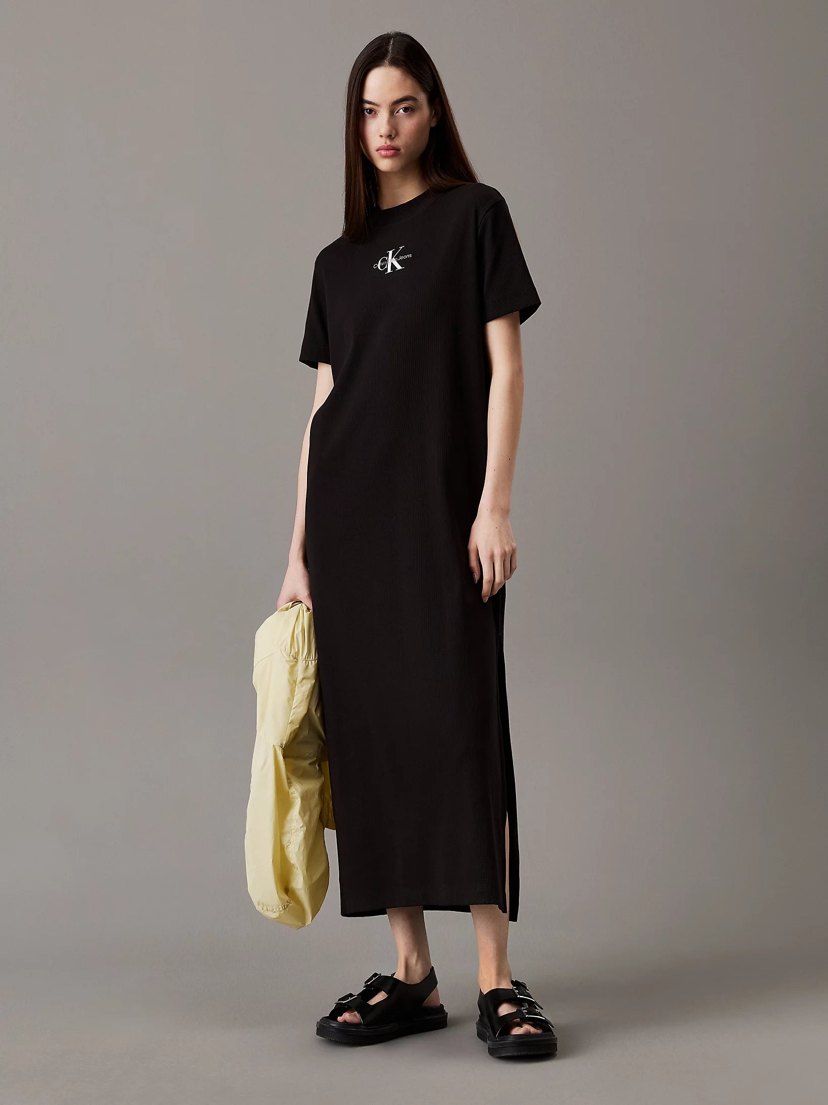 calvin-klein-jeans-naisten-mekko-k-monologo-long-rib-tee-dress-musta-1