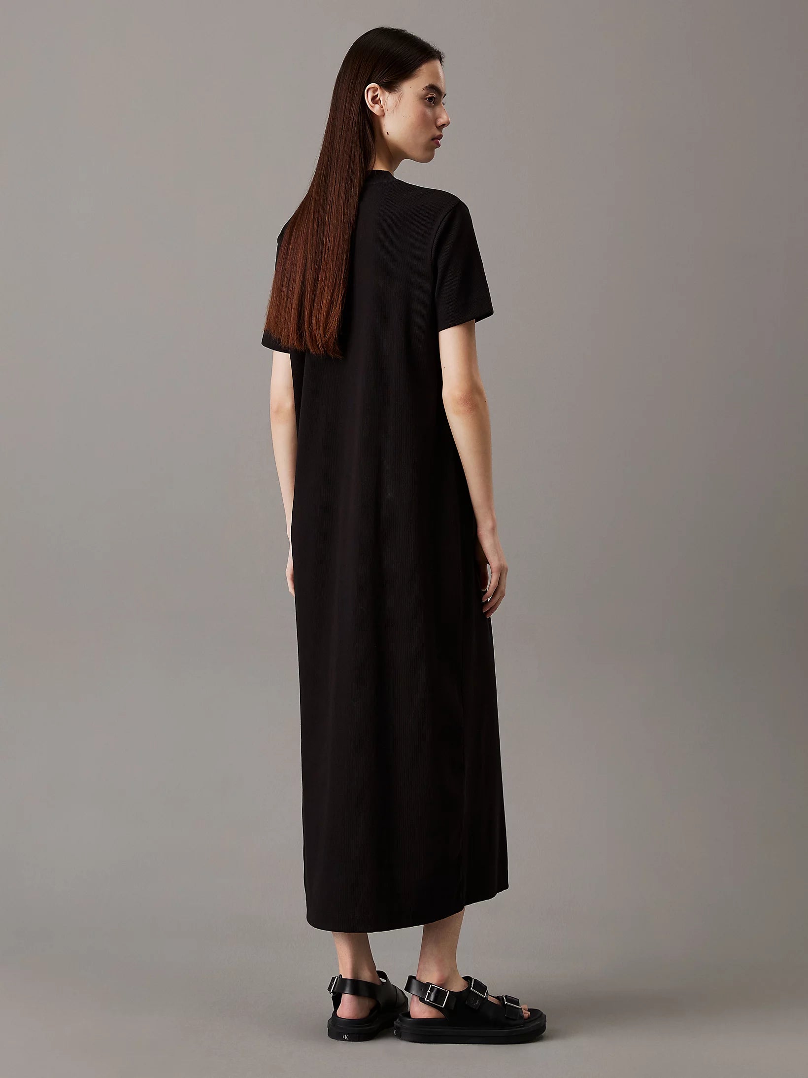 calvin-klein-jeans-naisten-mekko-k-monologo-long-rib-tee-dress-musta-2
