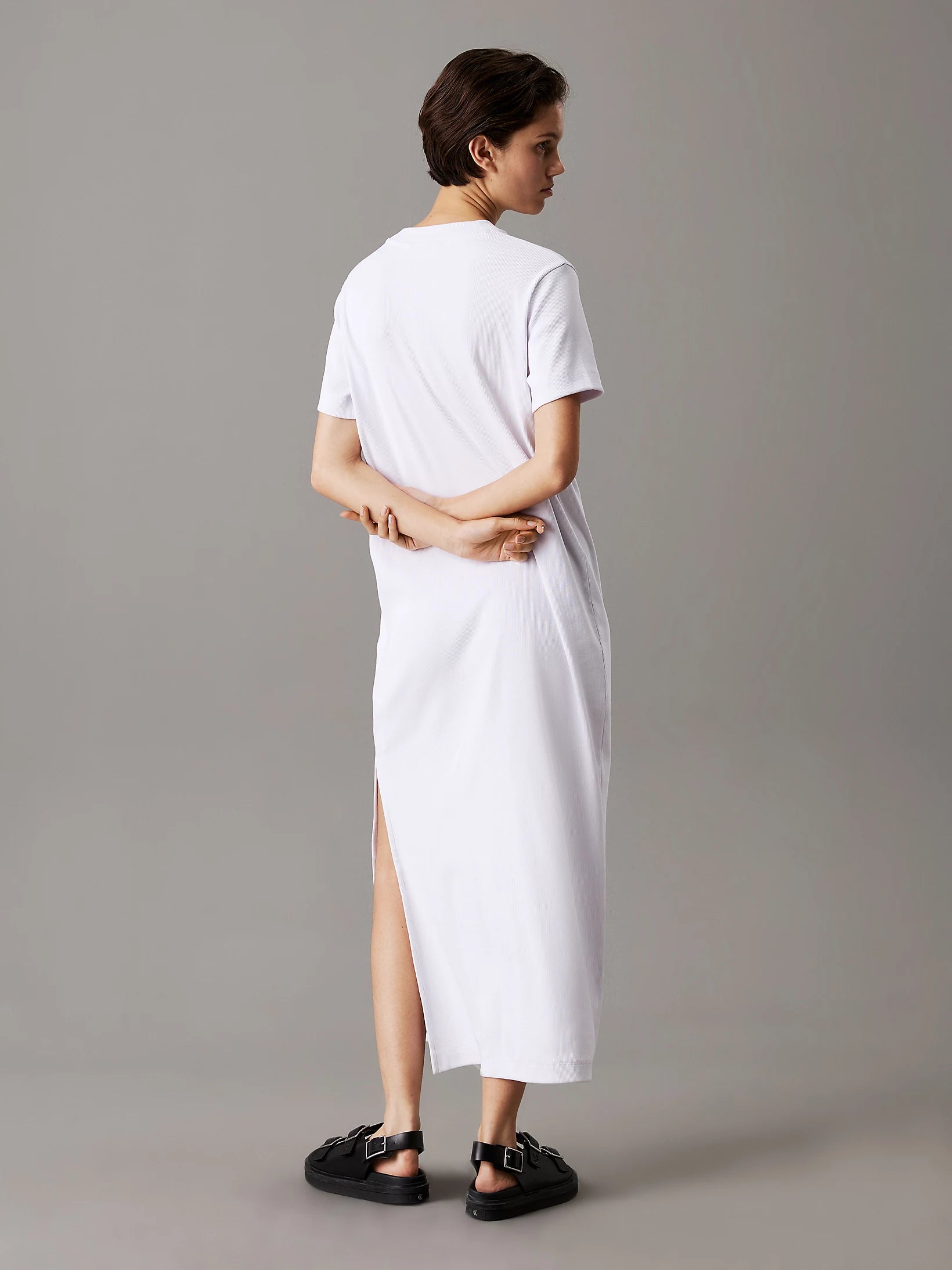 calvin-klein-jeans-naisten-mekko-k-monologo-long-rib-tee-dress-valkoinen-2