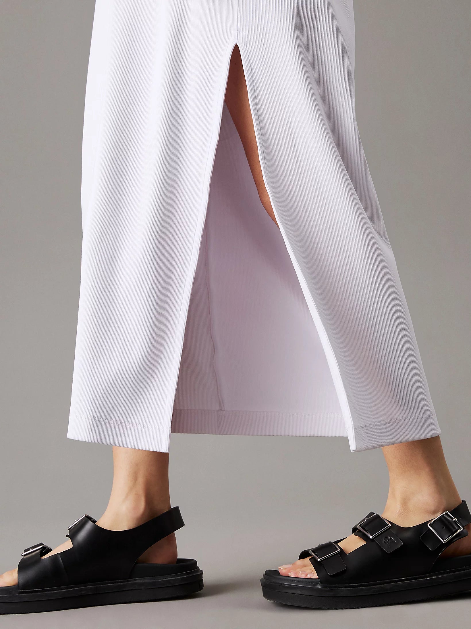 calvin-klein-jeans-naisten-mekko-k-monologo-long-rib-tee-dress-valkoinen-3