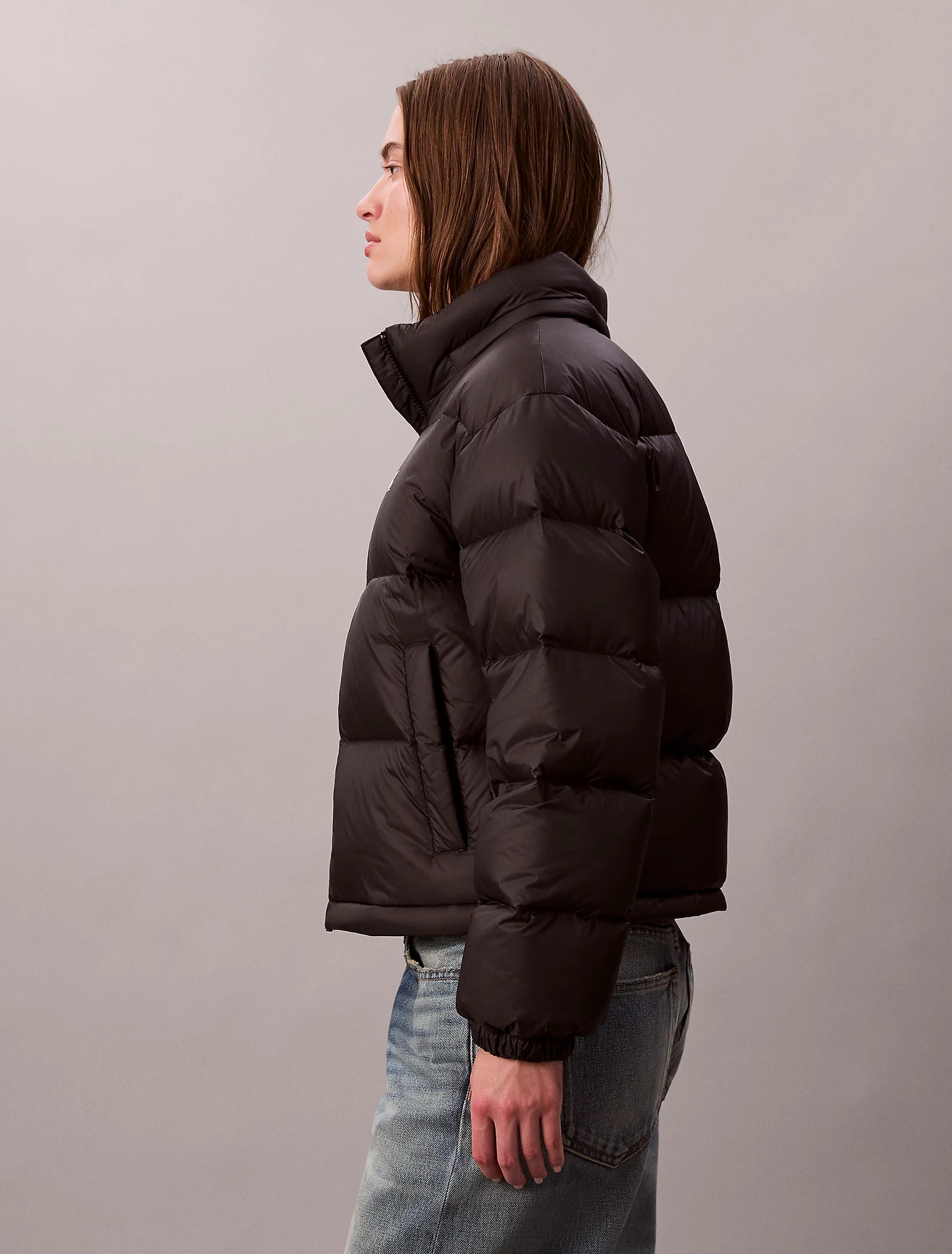 calvin-klein-jeans-naisten-untuvatakki-essential-midweight-puffer-jacket-musta-2