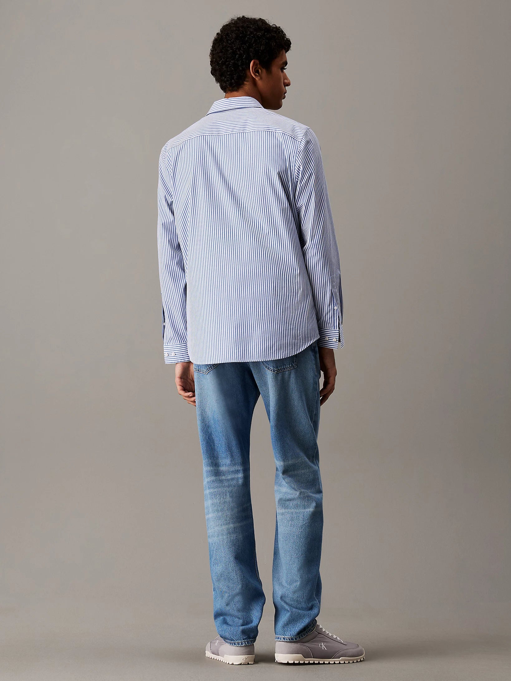 calvin-klein-miesten-farkut-standard-straight-indigo-2