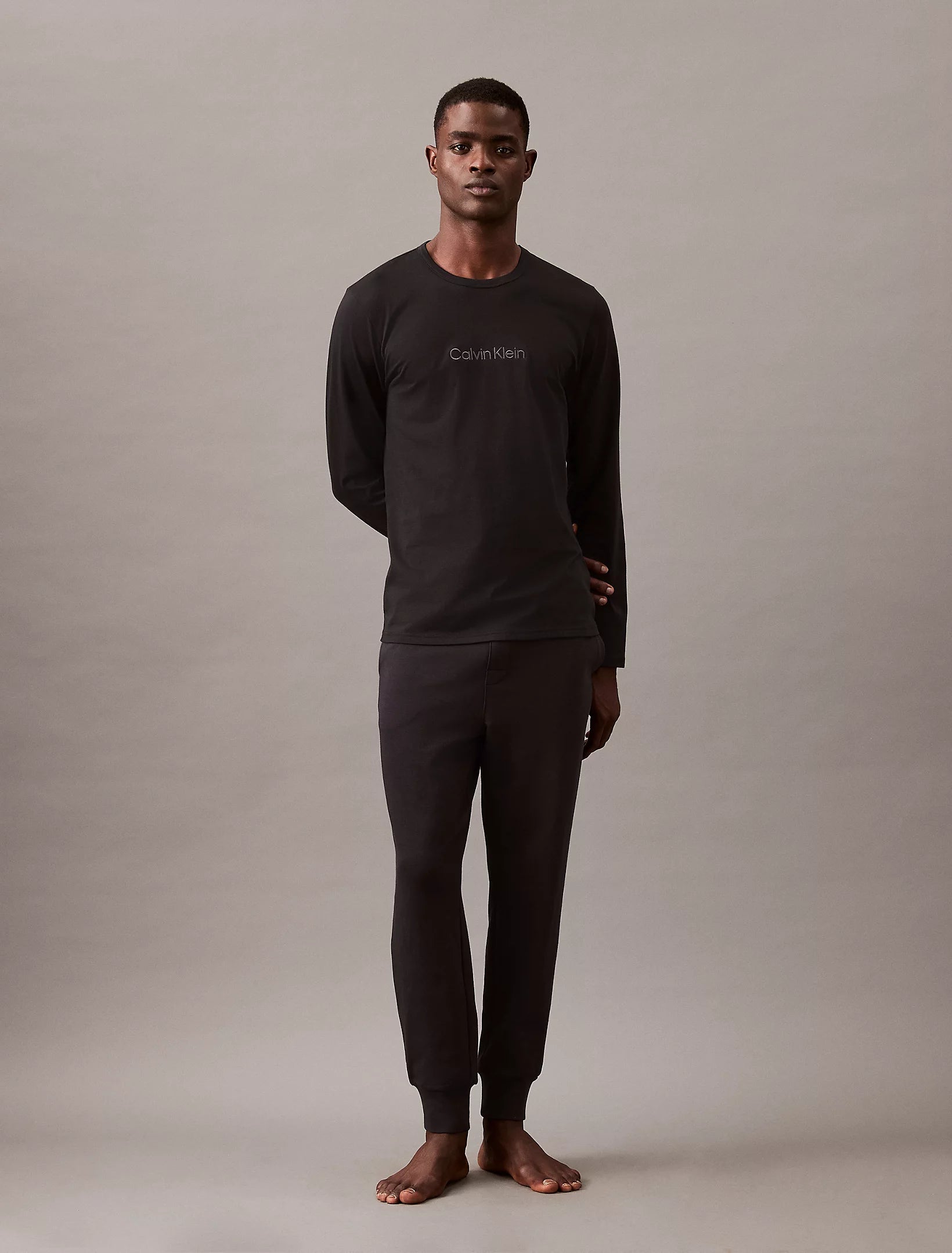 calvin-klein-miesten-housut-ck-jogger-musta-1