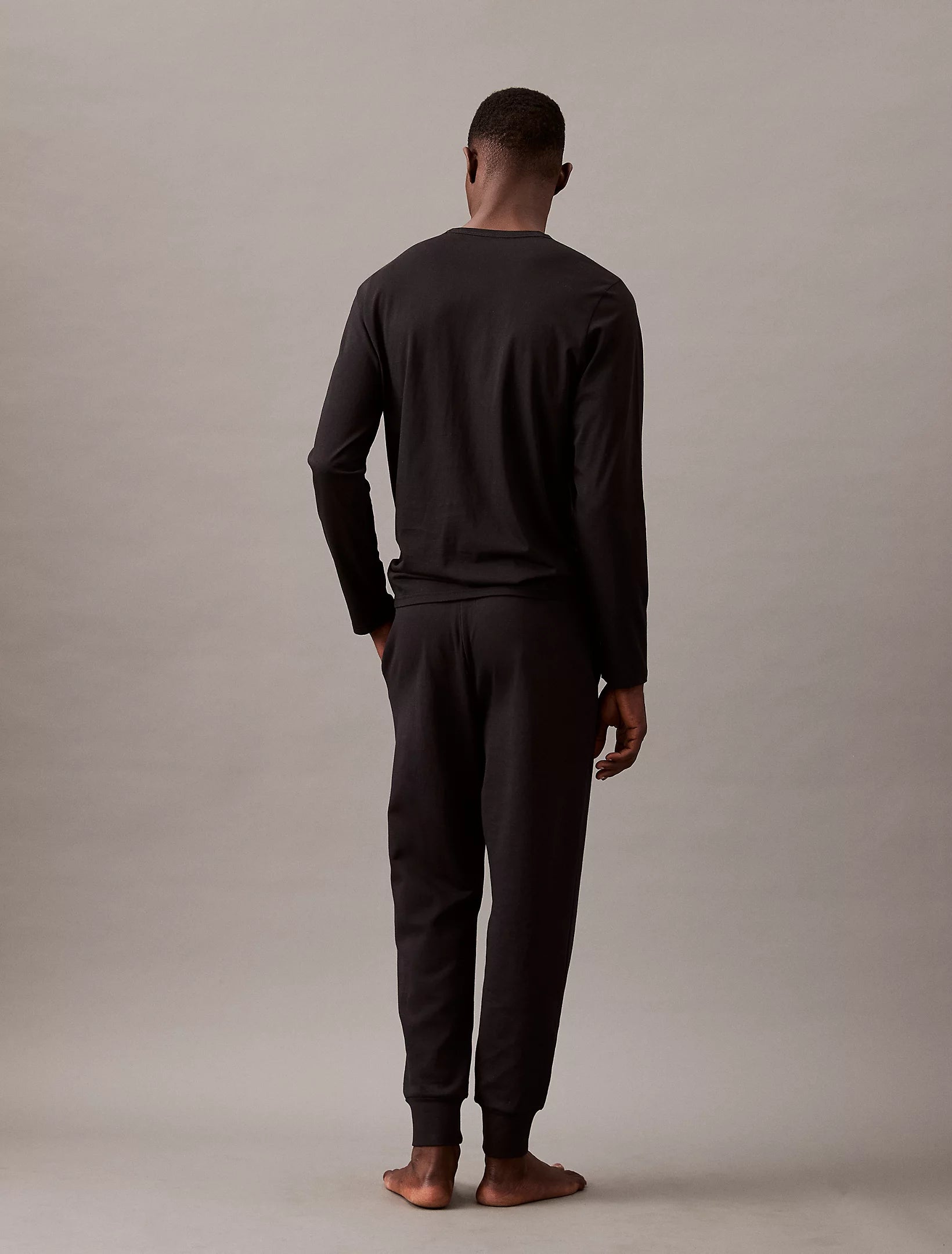 calvin-klein-miesten-housut-ck-jogger-musta-2