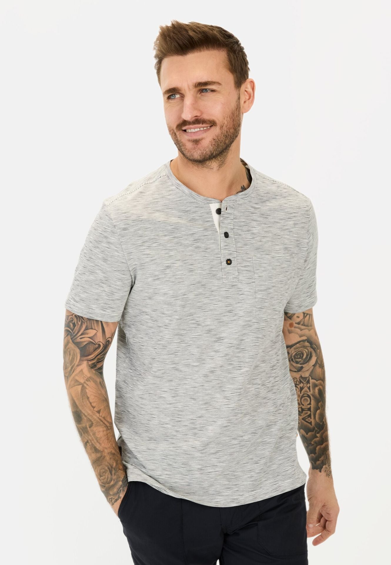 camel-active-miesten-t-paita-henley-t-shirt-valkopohjainen-kuosi-4