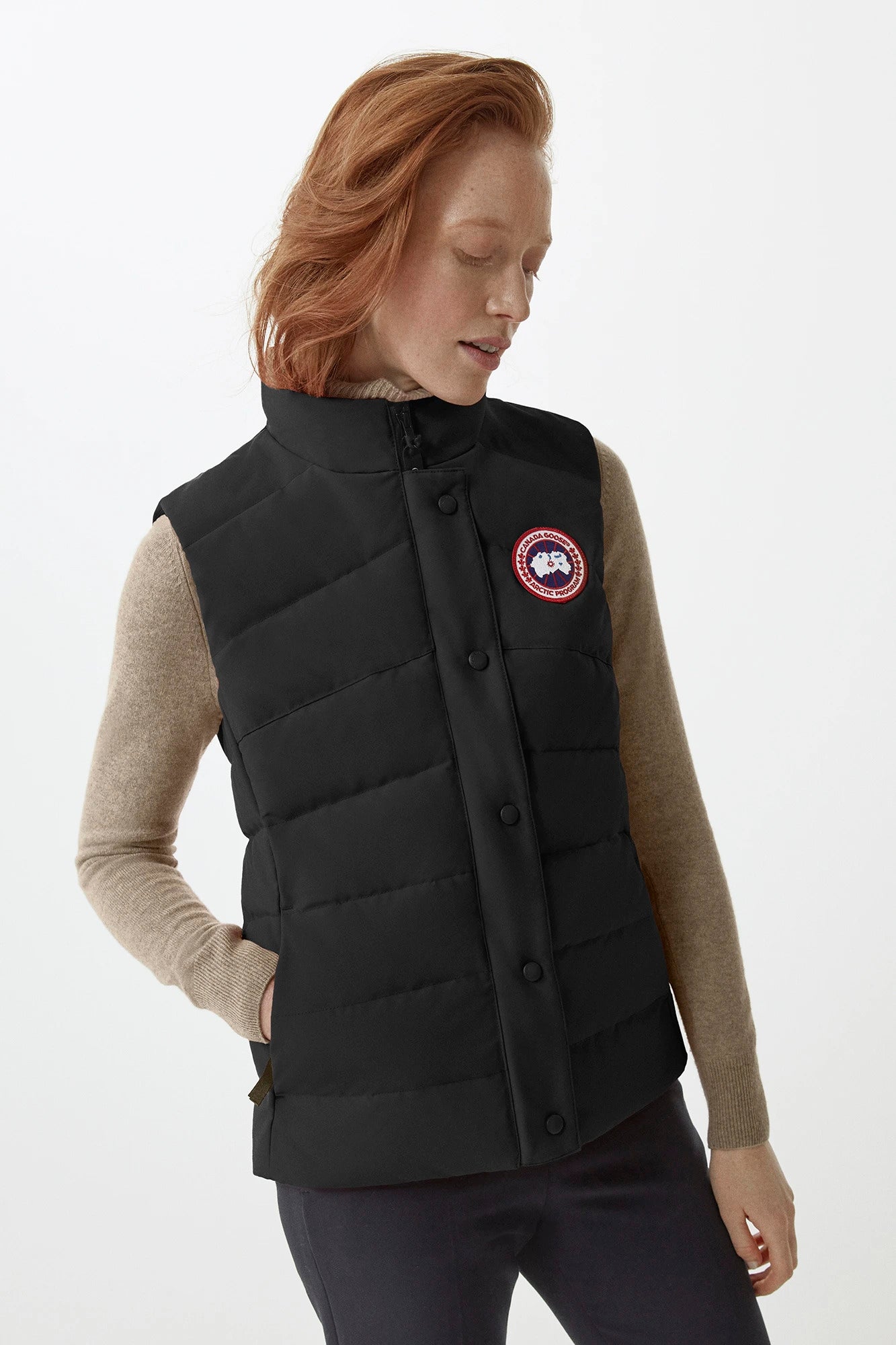 canada-goose-naisten-liivi-freestyle-vest-musta-1