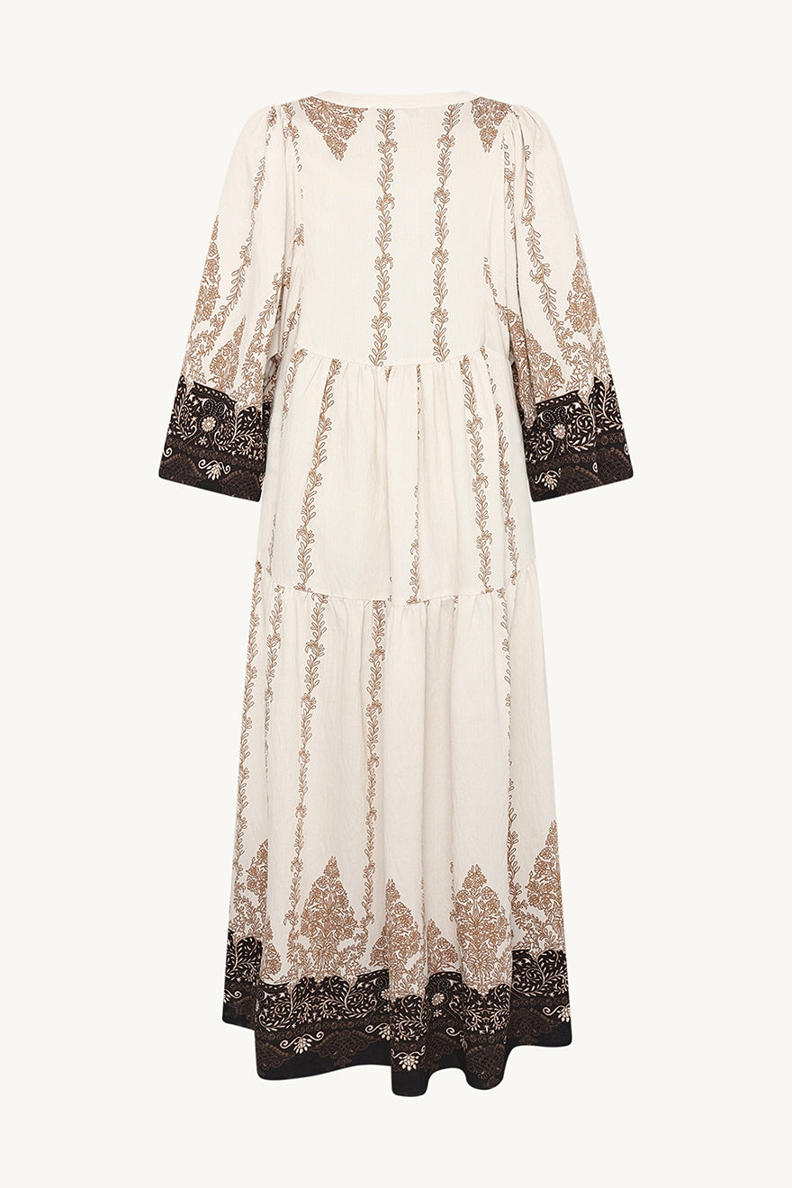 claire-naisten-mekko-dara-dress-musta-kuosi-2