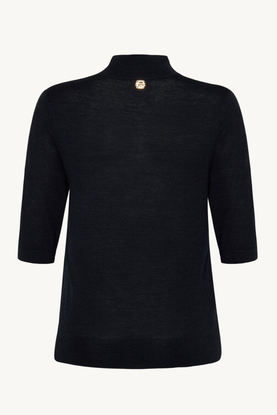 claire-naisten-neule-prana-knit-musta-2