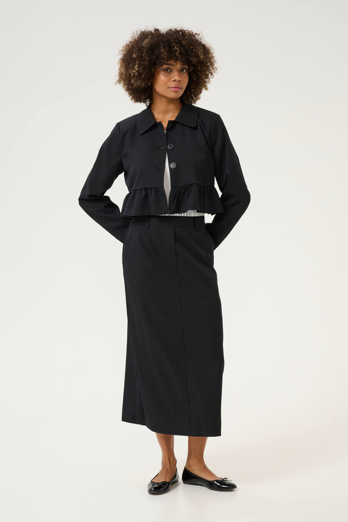 culture-naisten-bleiseri-cucherstin-anie-short-blazer-black-1
