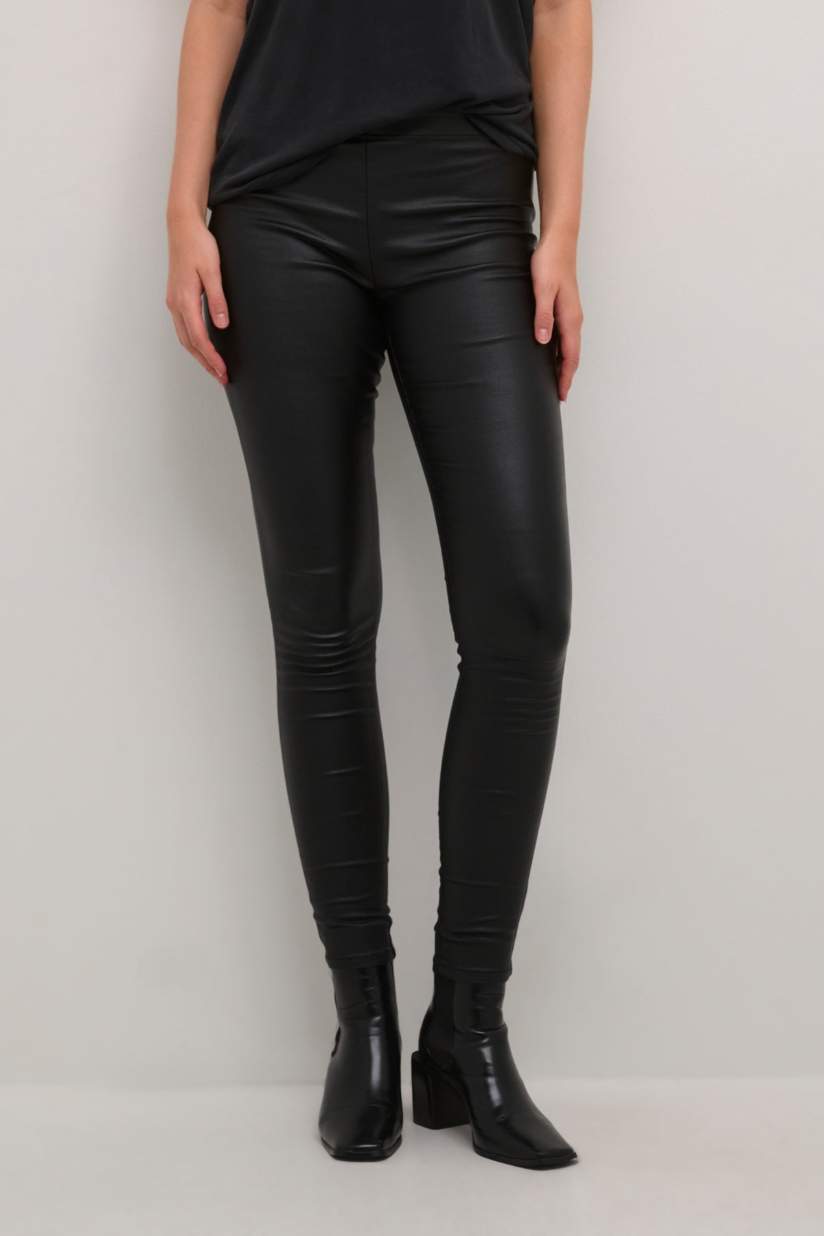 culture-naisten-leggingsit-cubettine-leggings-black-2