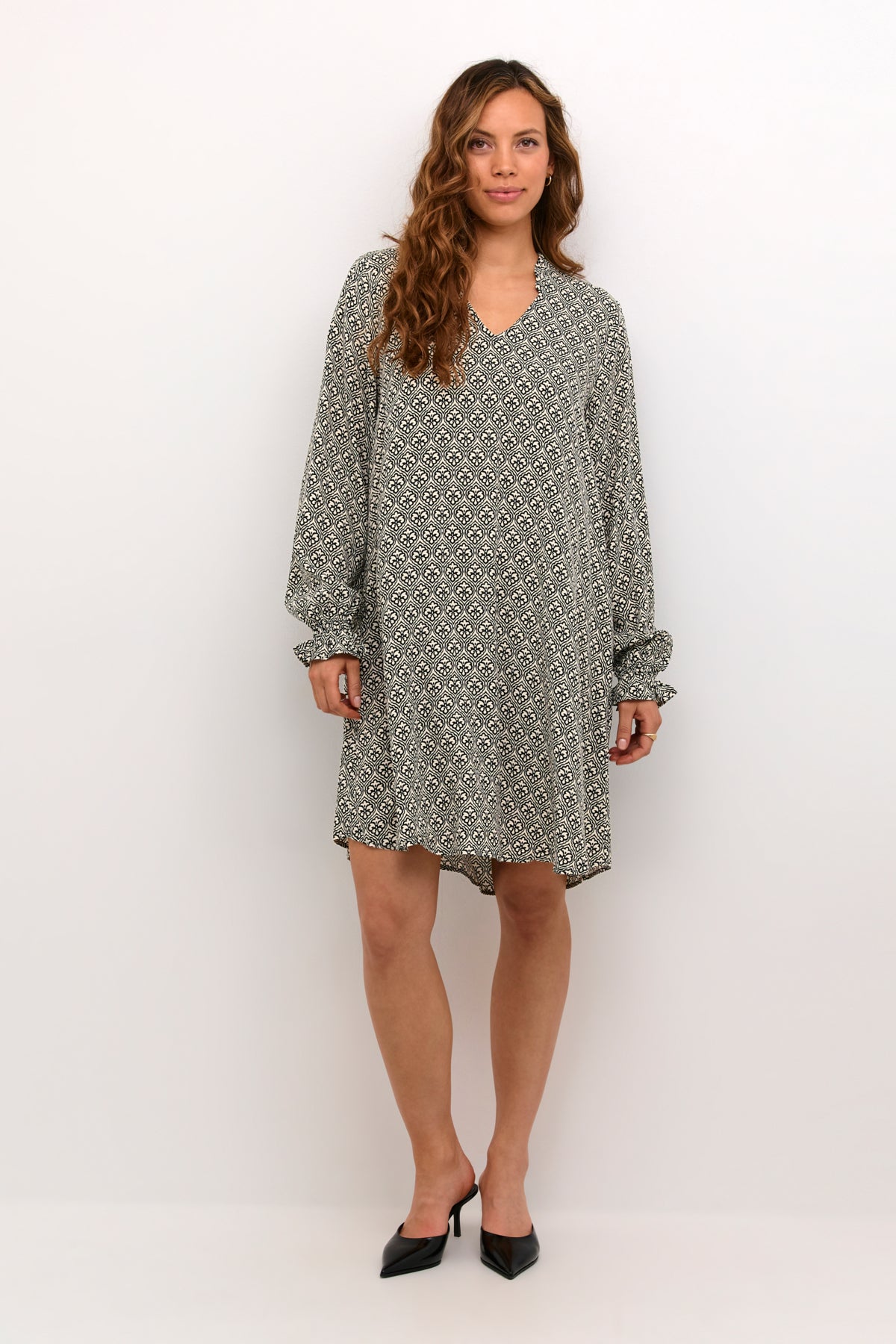 culture-naisten-mekko-cusafi-bello-dress-black-graphic-1