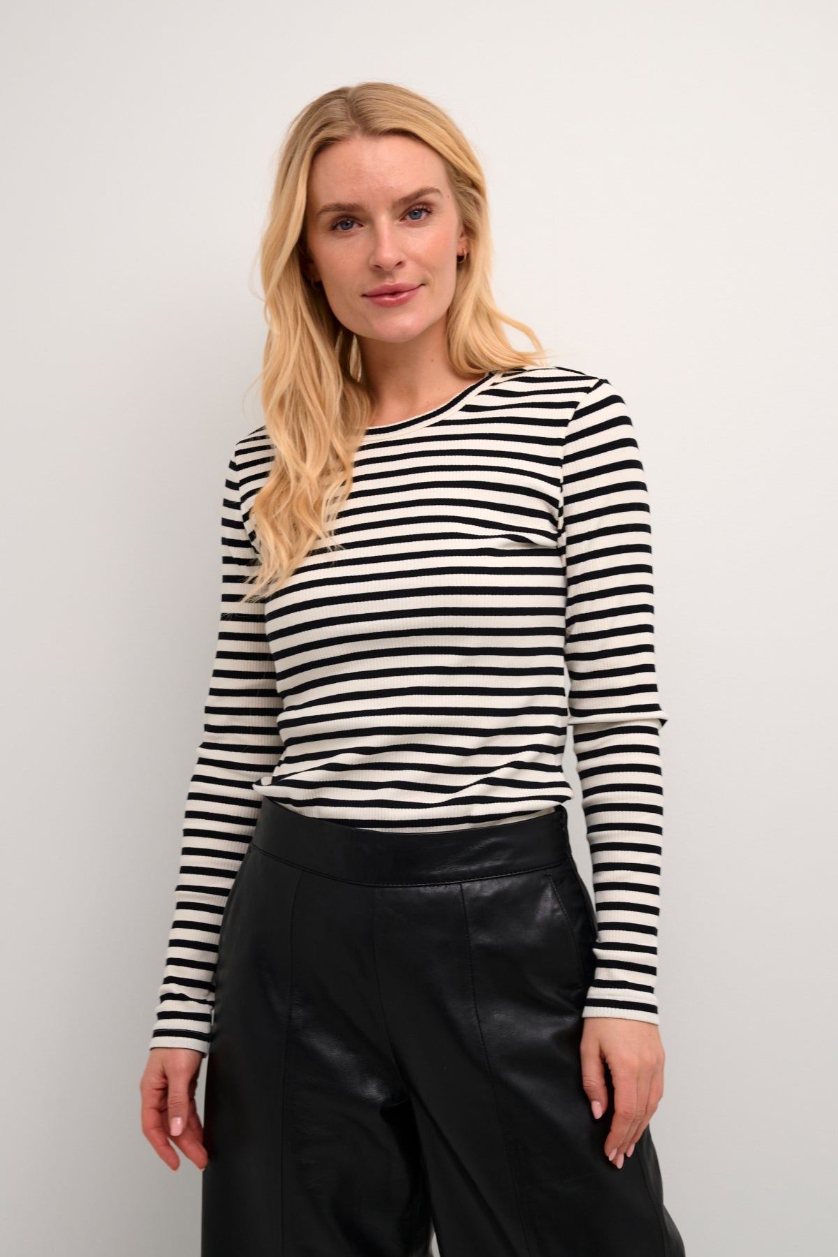 culture-naisten-paita-cudolly-ls-t-shirt-black-white-stripe-1