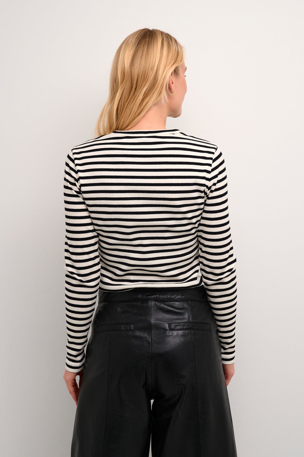 culture-naisten-paita-cudolly-ls-t-shirt-black-white-stripe-2