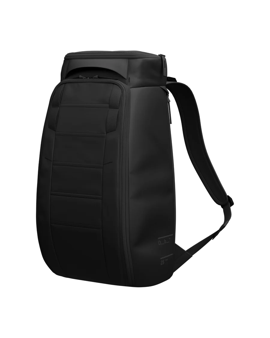 db-naisten-reppu-hugger-backpack-25lnos-musta-1