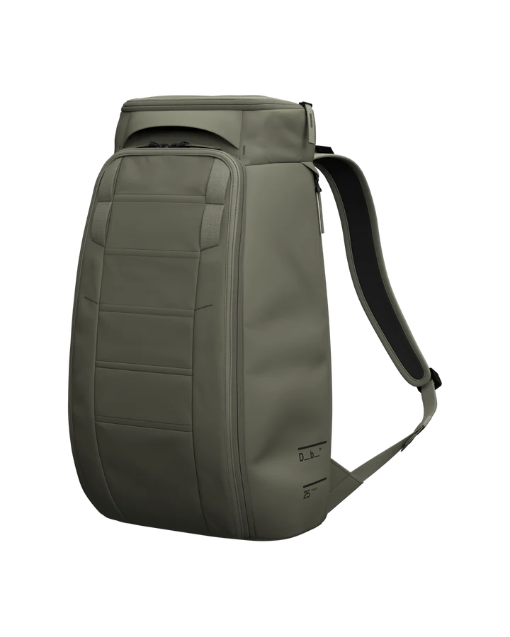 db-unisex-reppu-hugger-backpack-25lnos-armeijanvihrea-1