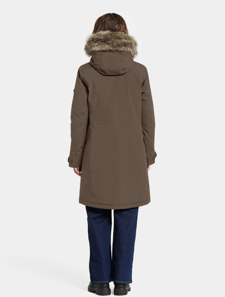 didriksons-naisten-parkatakki-erna-wns-parka-pu-tummanruskea-2