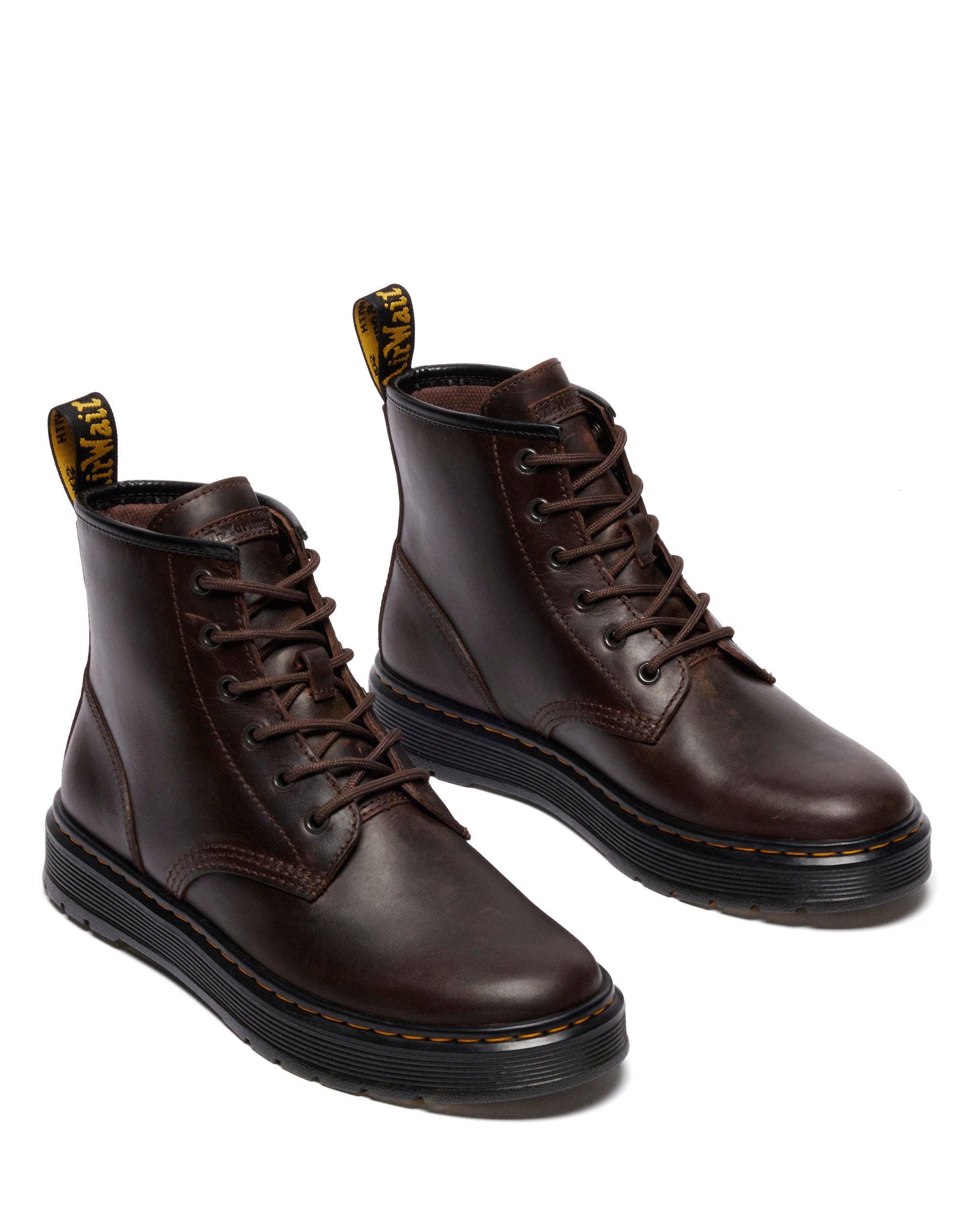 dr-martens-miesten-kengat-brookline-chukka-6-eye-boot-tummanruskea-1