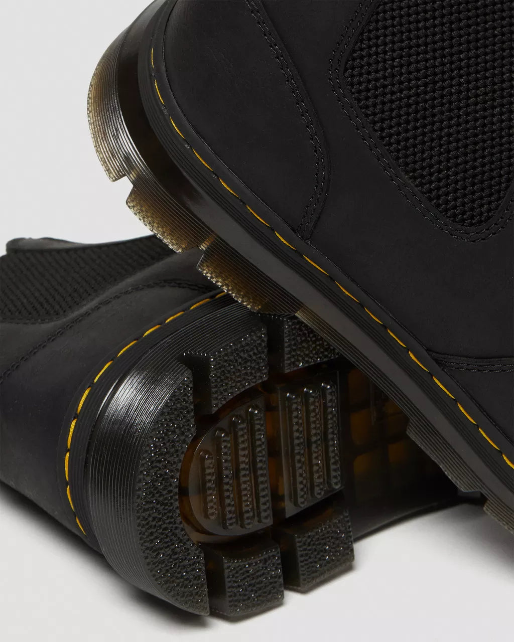 dr-martens-miesten-kengat-embury-black-wyoming-light-and-comfy-musta-4