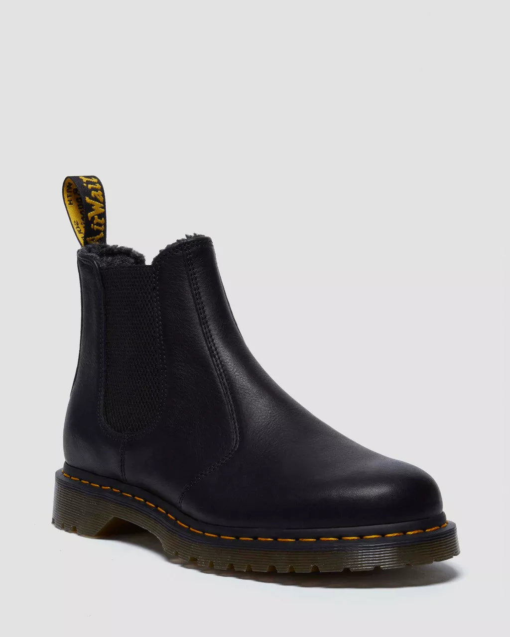 dr-martens-miesten-kengat-musta-1