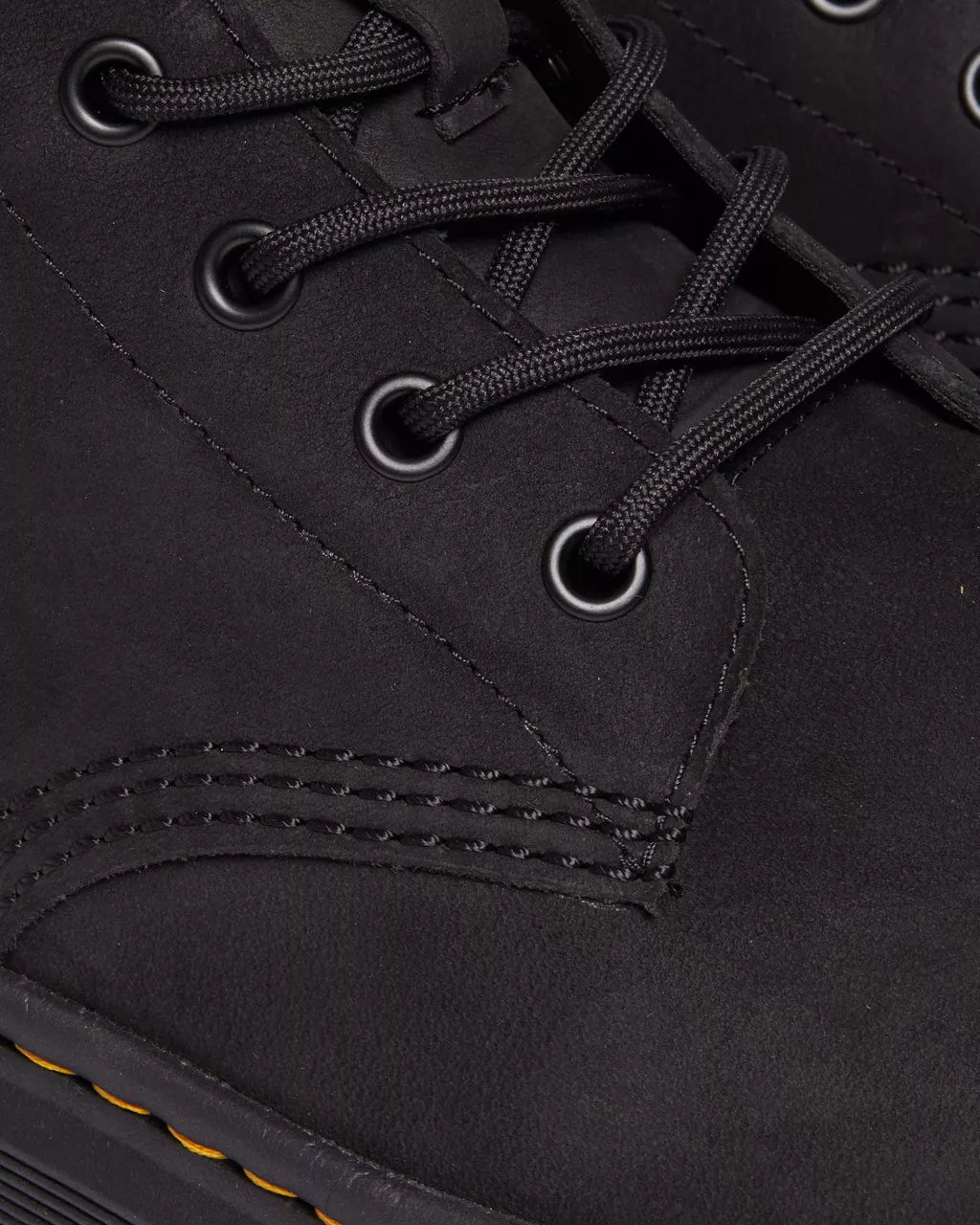 dr-martens-naisten-kengat-crewson-shukka-buffbuck-musta-2