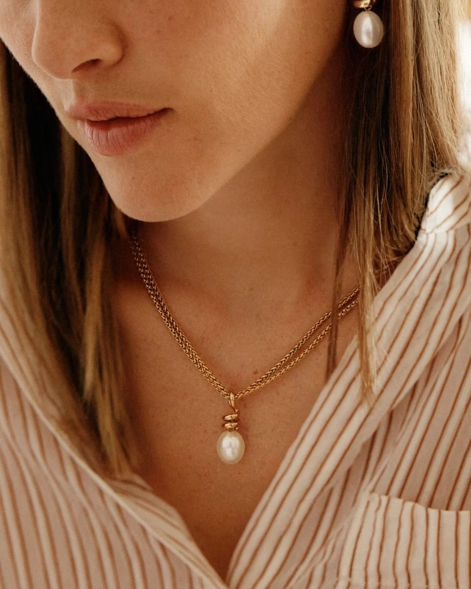 Edblad kaulakoru Swivel Necklace Pearl L, Gold pleated