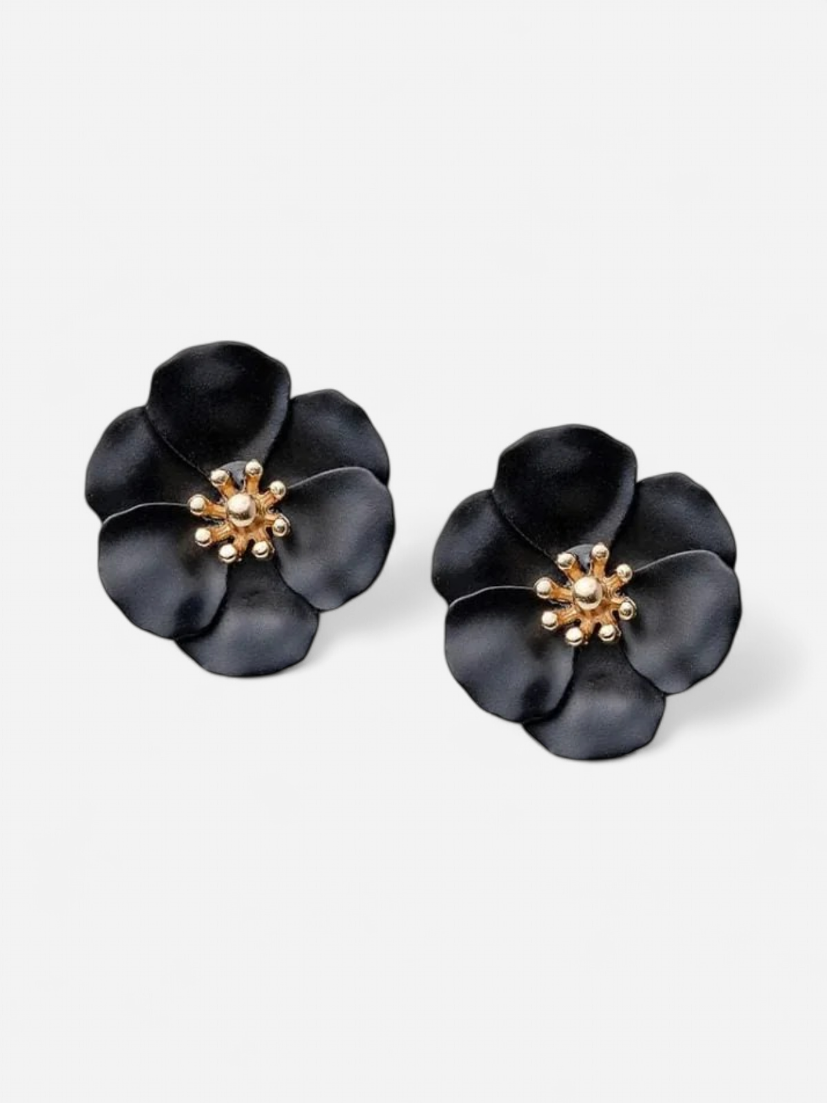 Bow 19 korvakorut Flower Small Earrings, musta - Kekäle.fi
