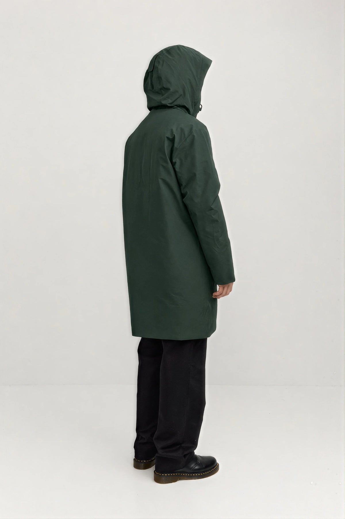 Makia miestentakki Form Jacket, tummanvihreä