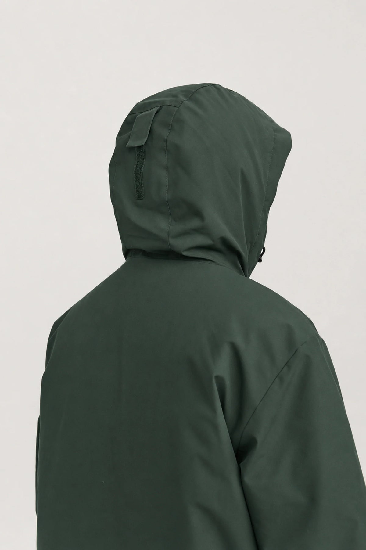 Makia miestentakki Form Jacket, tummanvihreä