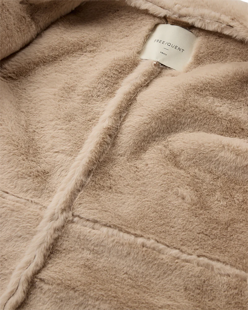 freequent-naisten-takki-lamse-jacket-konjakinruskea-4