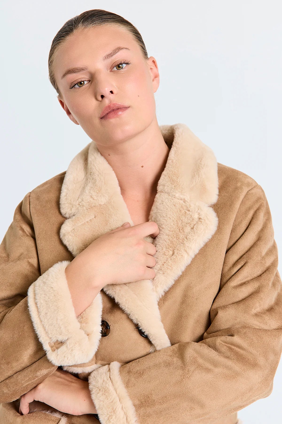 freequent-naisten-takki-lamse-jacket-konjakinruskea-5