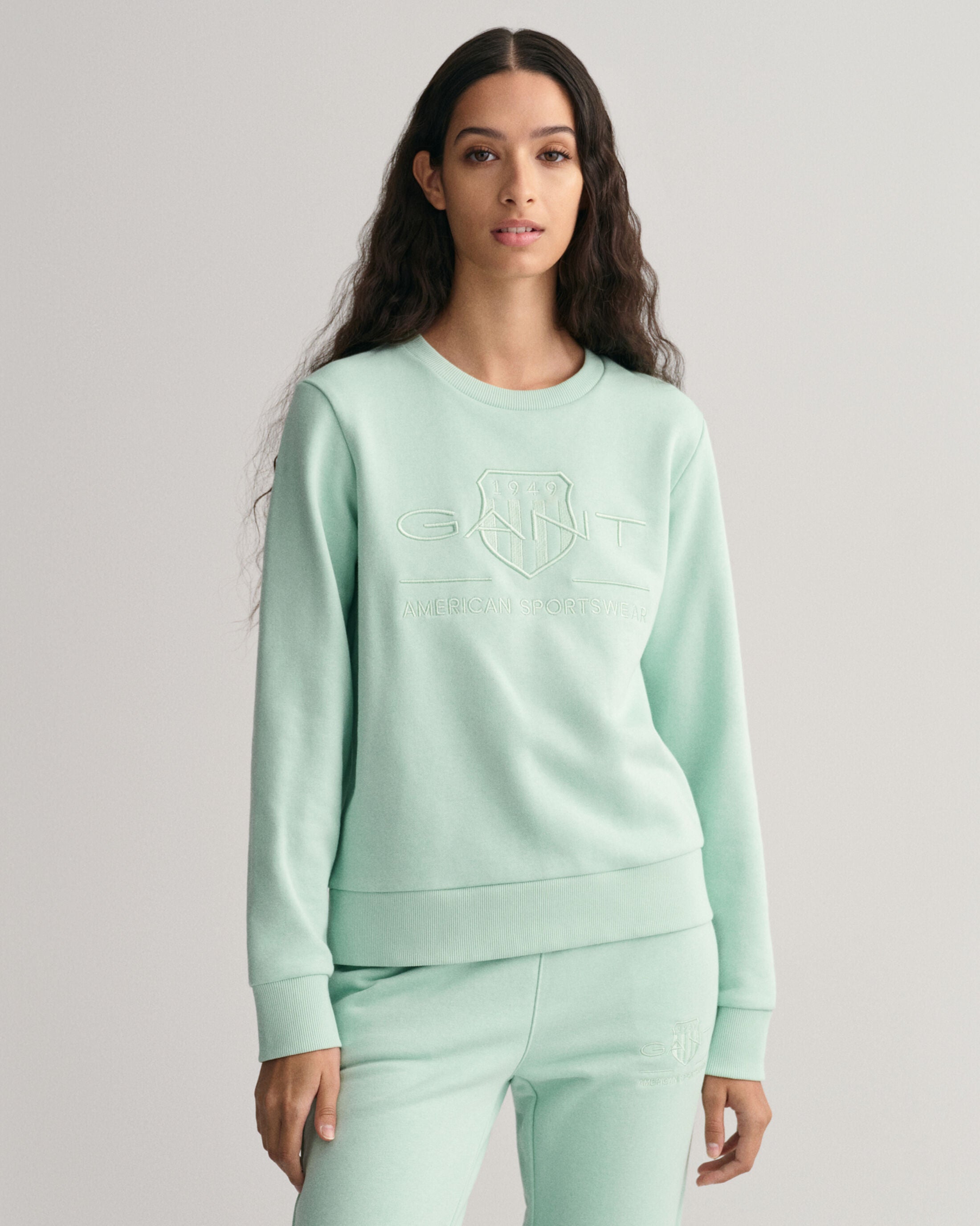 gant-college-tonal-archive-shield-sweat-mintunvihrea-1