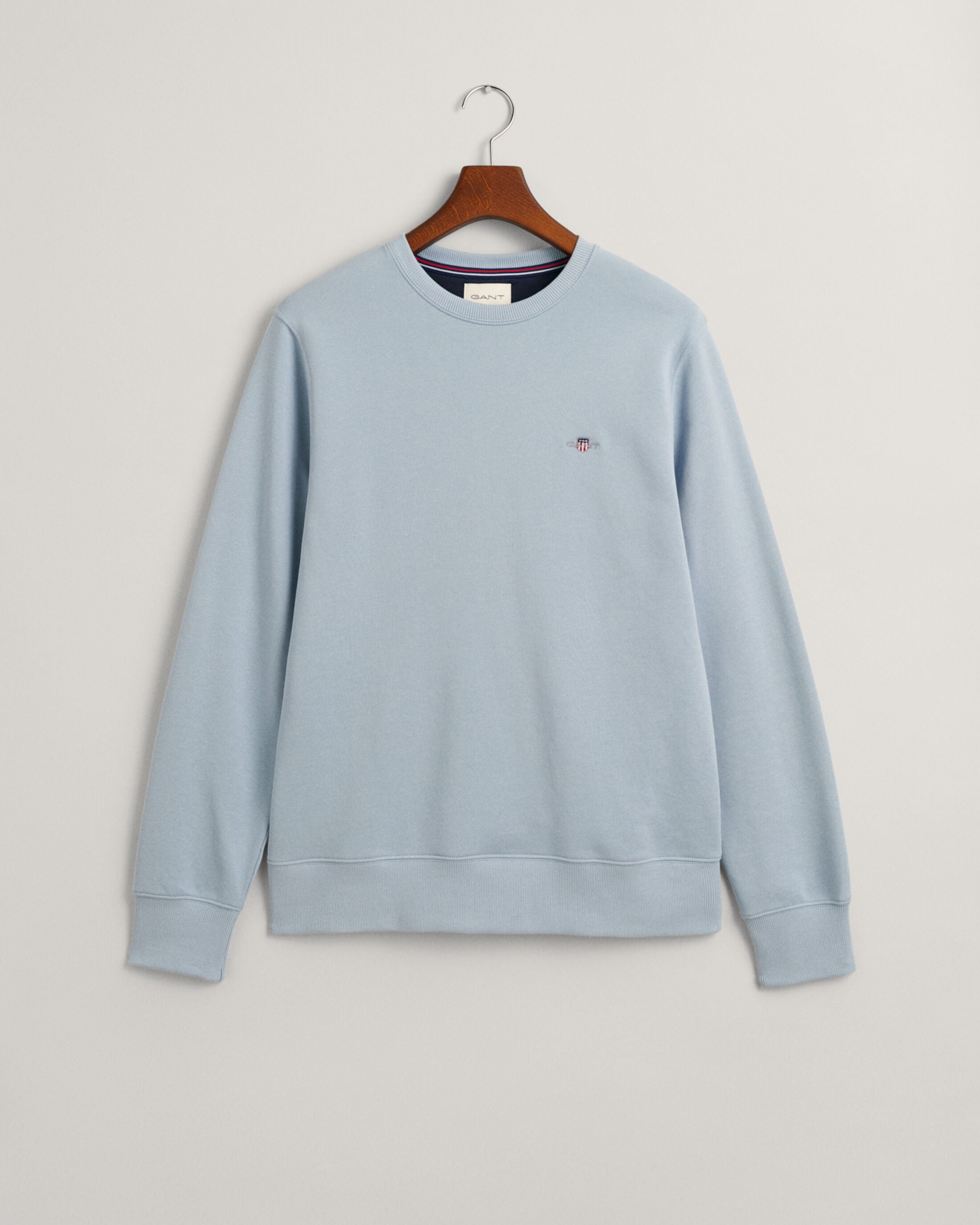 gant-miesten-collagepaita-reg-shield-c-neck-vaaleansininen-3