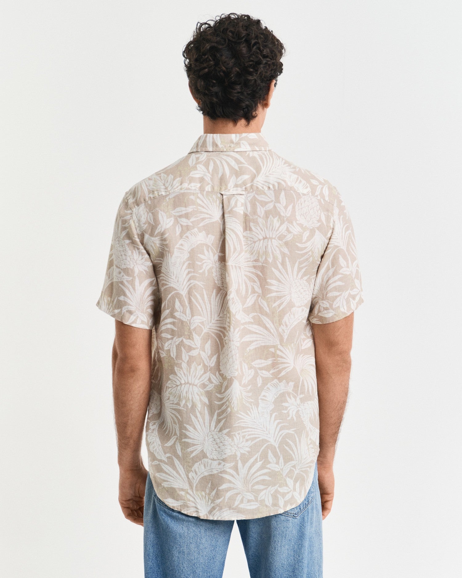 gant-miesten-lyhythihainen-kauluspaita-reg-botanical-linen-print-ss-t-shirt-ruskea-kuosi-2