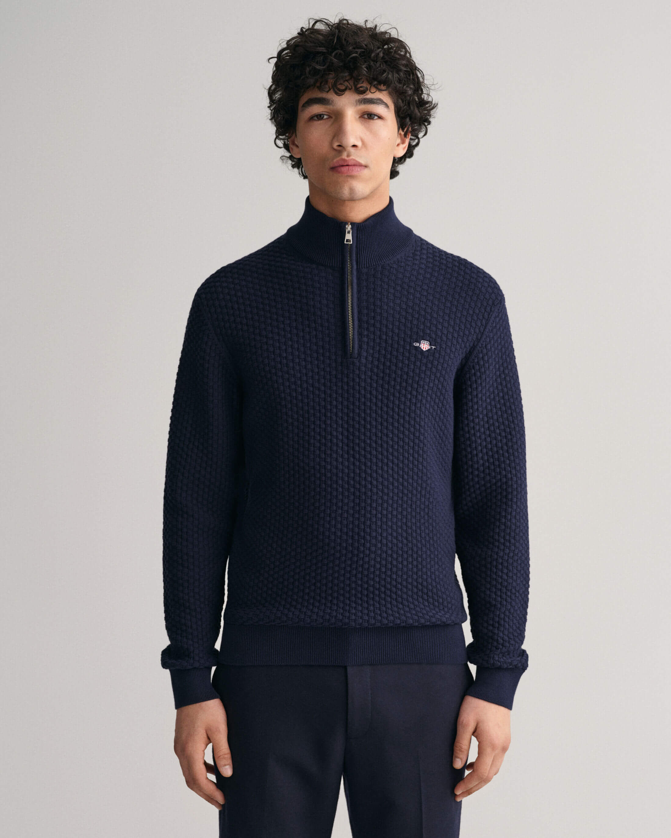 gant-miesten-neule-cotton-texture-half-zip-tummansininen-1