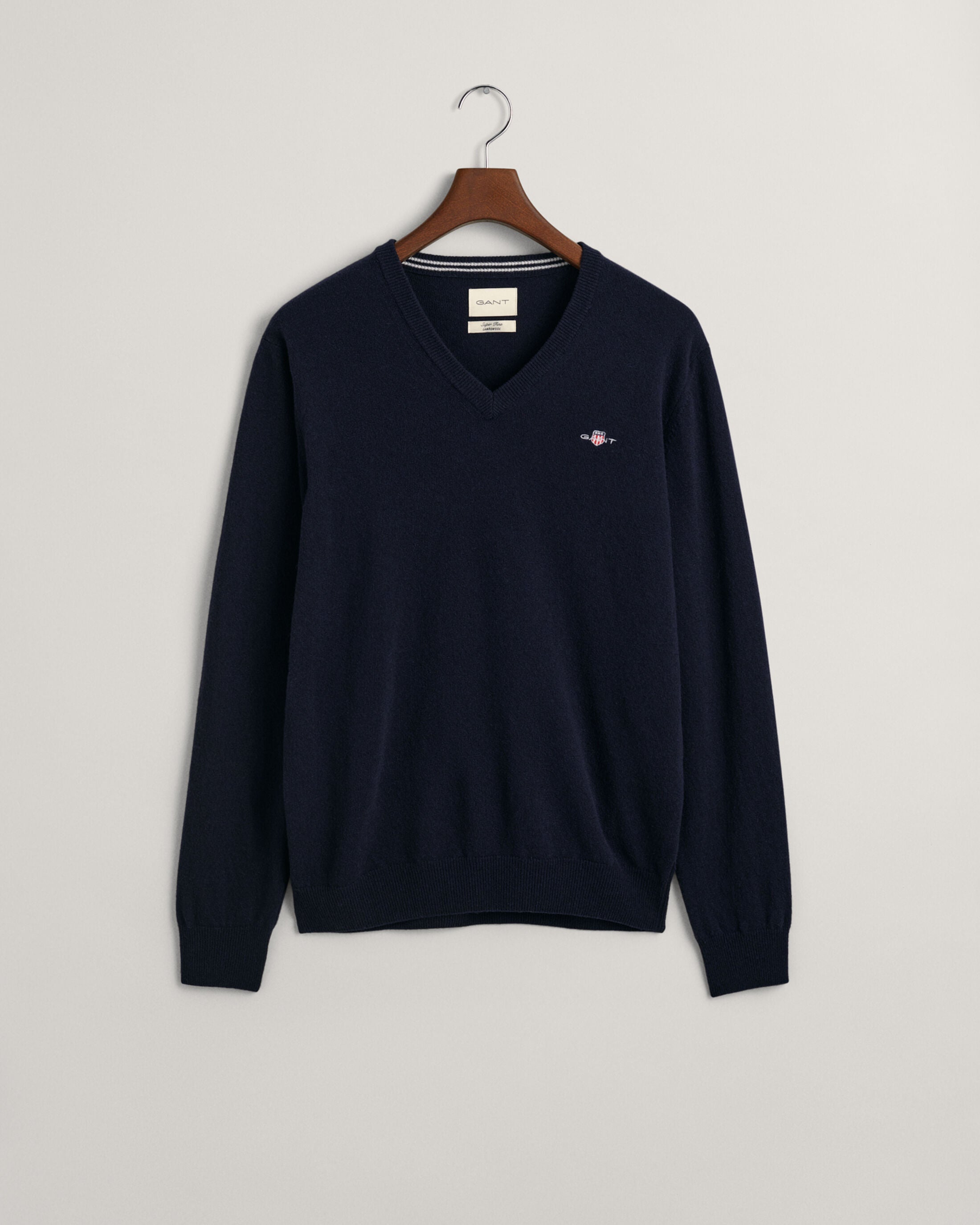 gant-miesten-neule-superfine-lambswool-v-neck-tummansininen-3