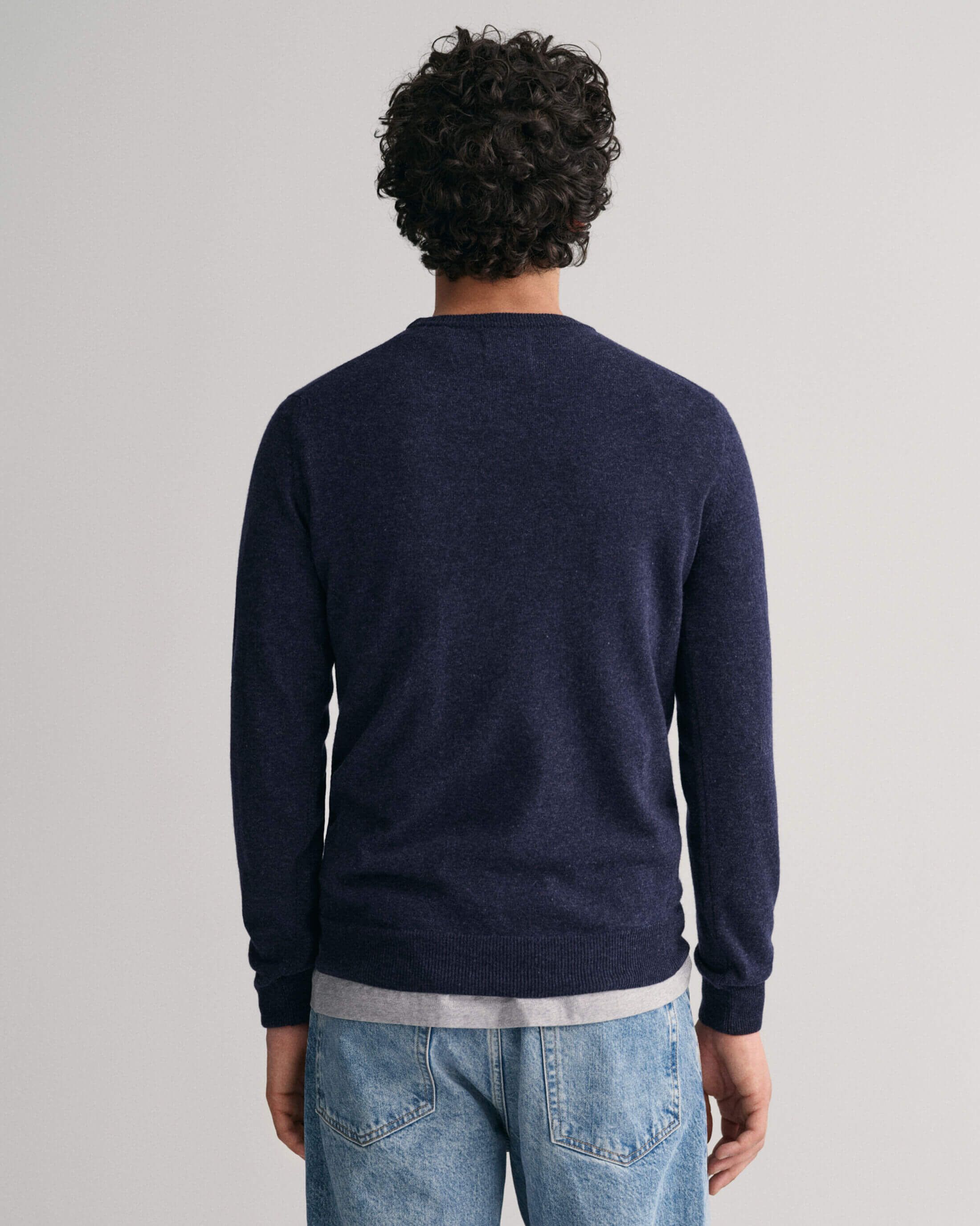 gant-miesten-neulepaita-superfine-lambswool-c-neck-indigo-2