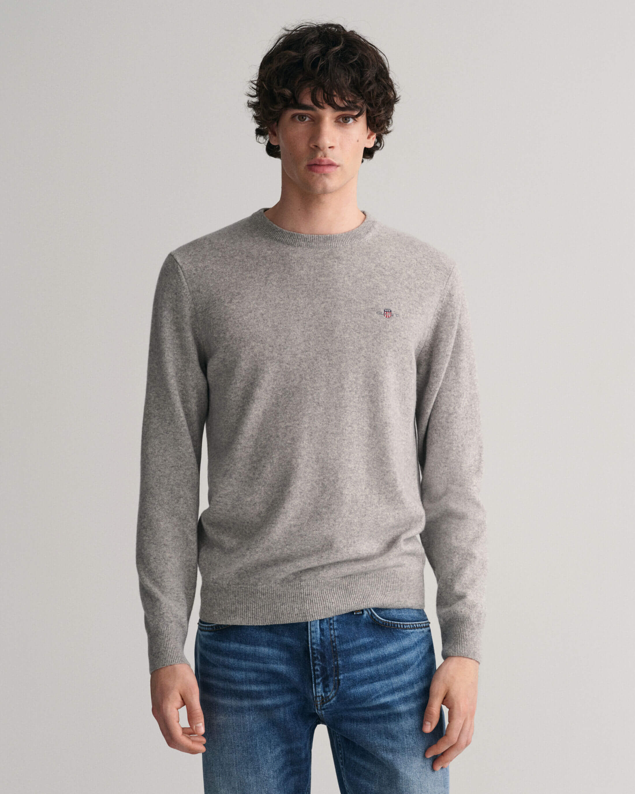 gant-miesten-neulepaita-superfine-lambswool-c-neck-keskiharmaa-1