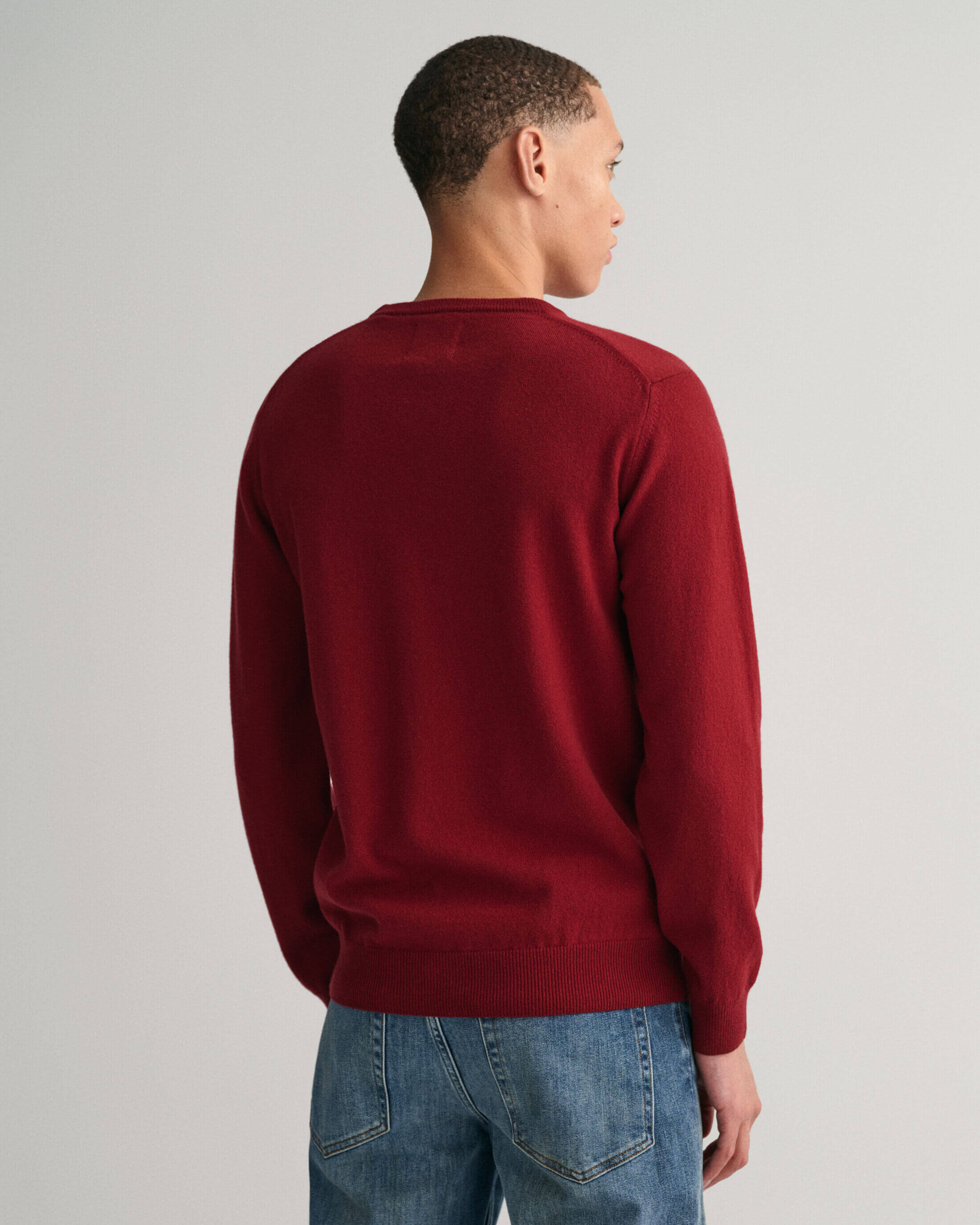 gant-miesten-neulepaita-superfine-lambswool-c-neck-viininpunainen-2