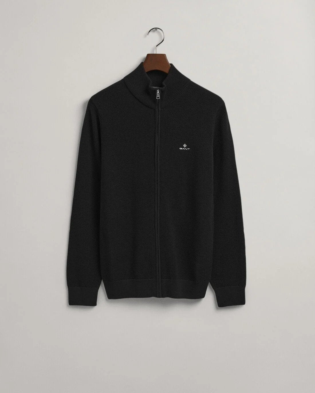 gant-miesten-neuletakki-cotton-pikee-zip-cardigan-musta-1