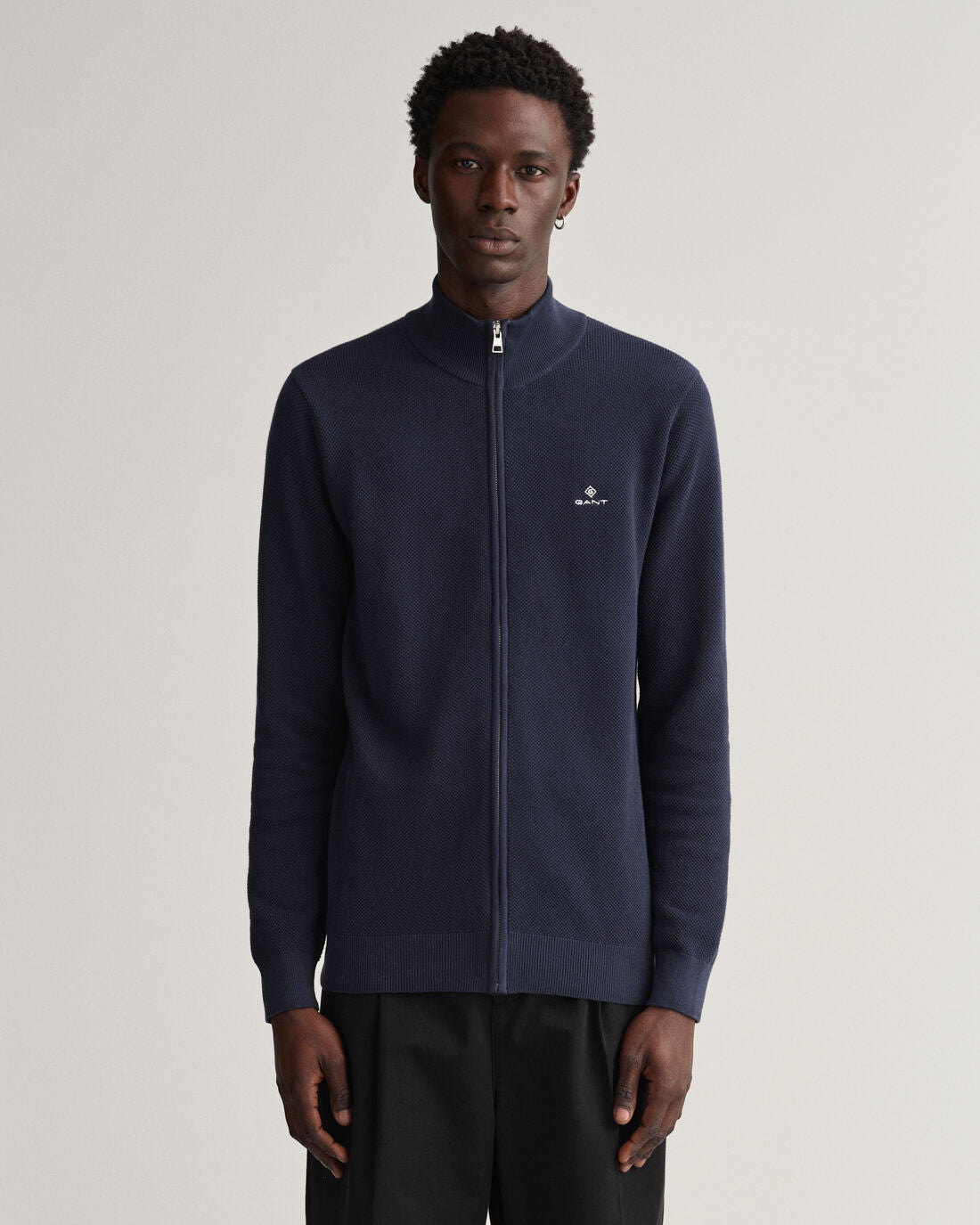 gant-miesten-neuletakki-cotton-pikee-zip-cardigan-tummansininen-1