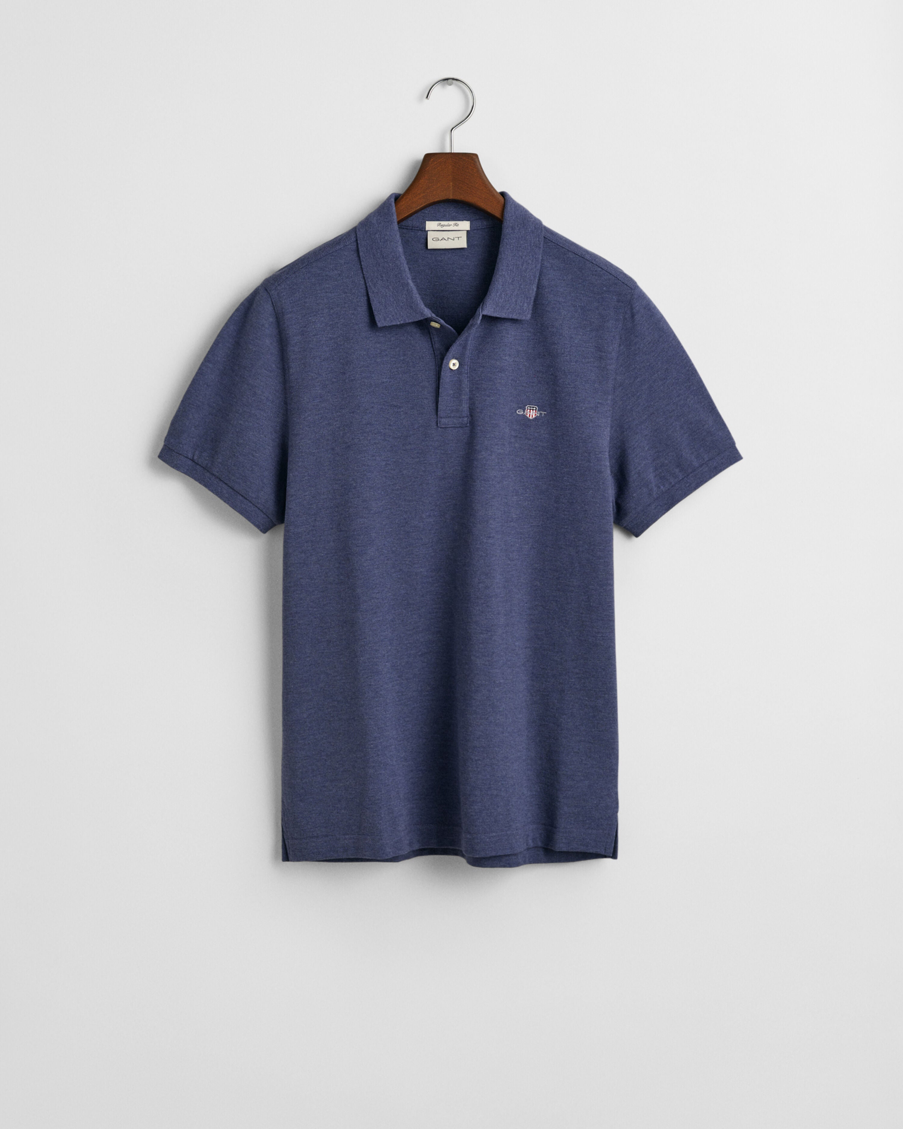 gant-miesten-pikeepaita-reg-shield-ss-pique-indigo-3