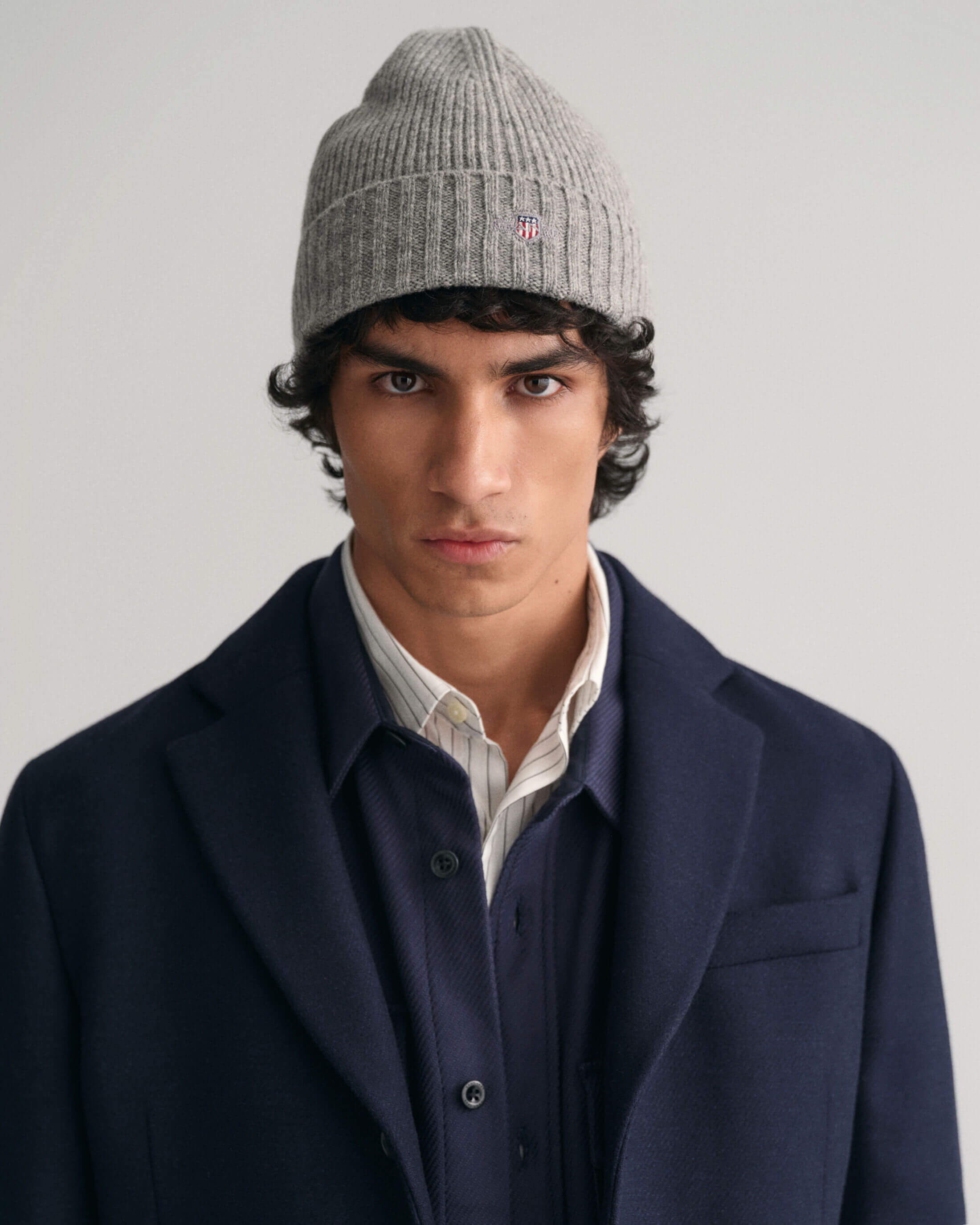 gant-miesten-pipo-shield-wool-beanie-keskiharmaa-1