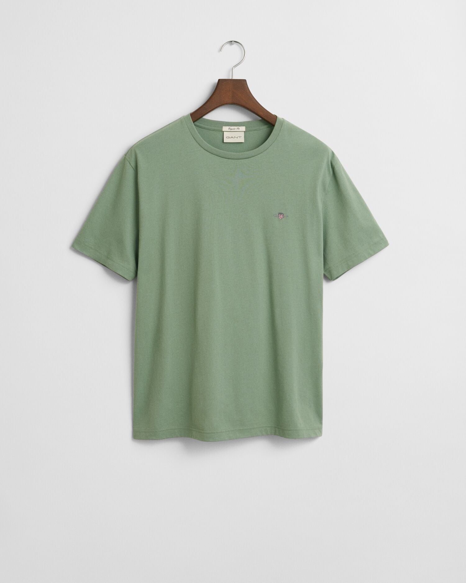 gant-miesten-t-paita-reg-shield-ss-t-shirt-vihrea-5