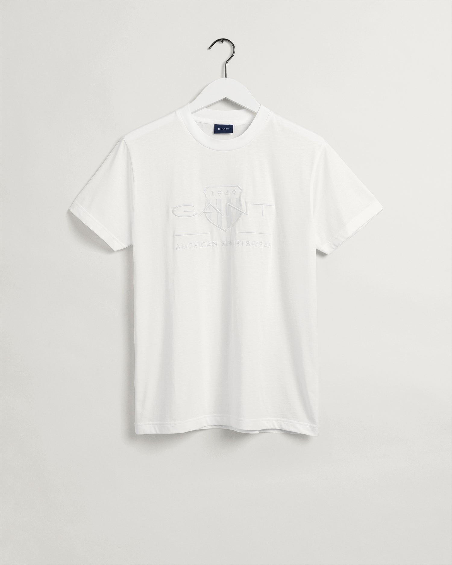 gant-miesten-t-paita-tonal-archive-shield-t-shirt-valkoinen-2