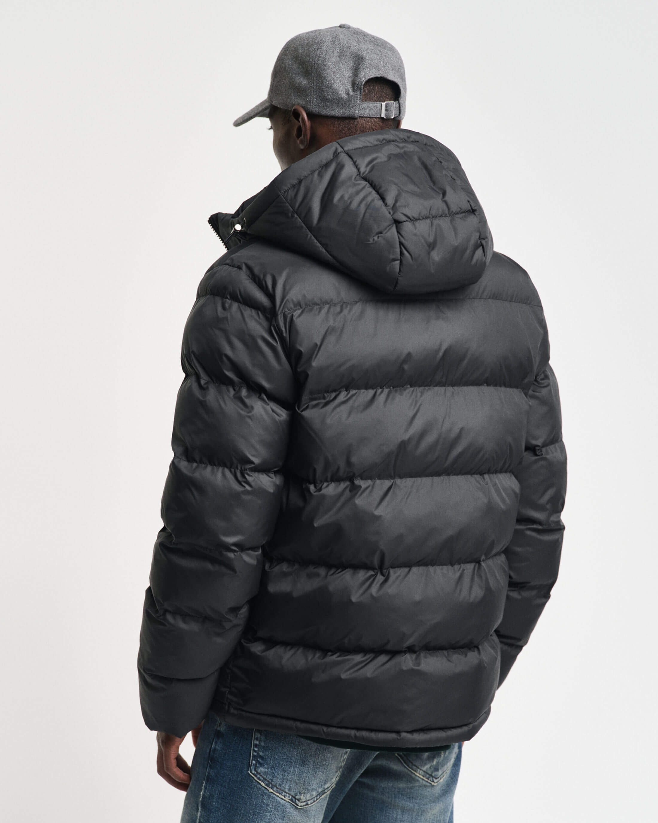 gant-miesten-talvitakki-active-cloud-jacet-musta-2