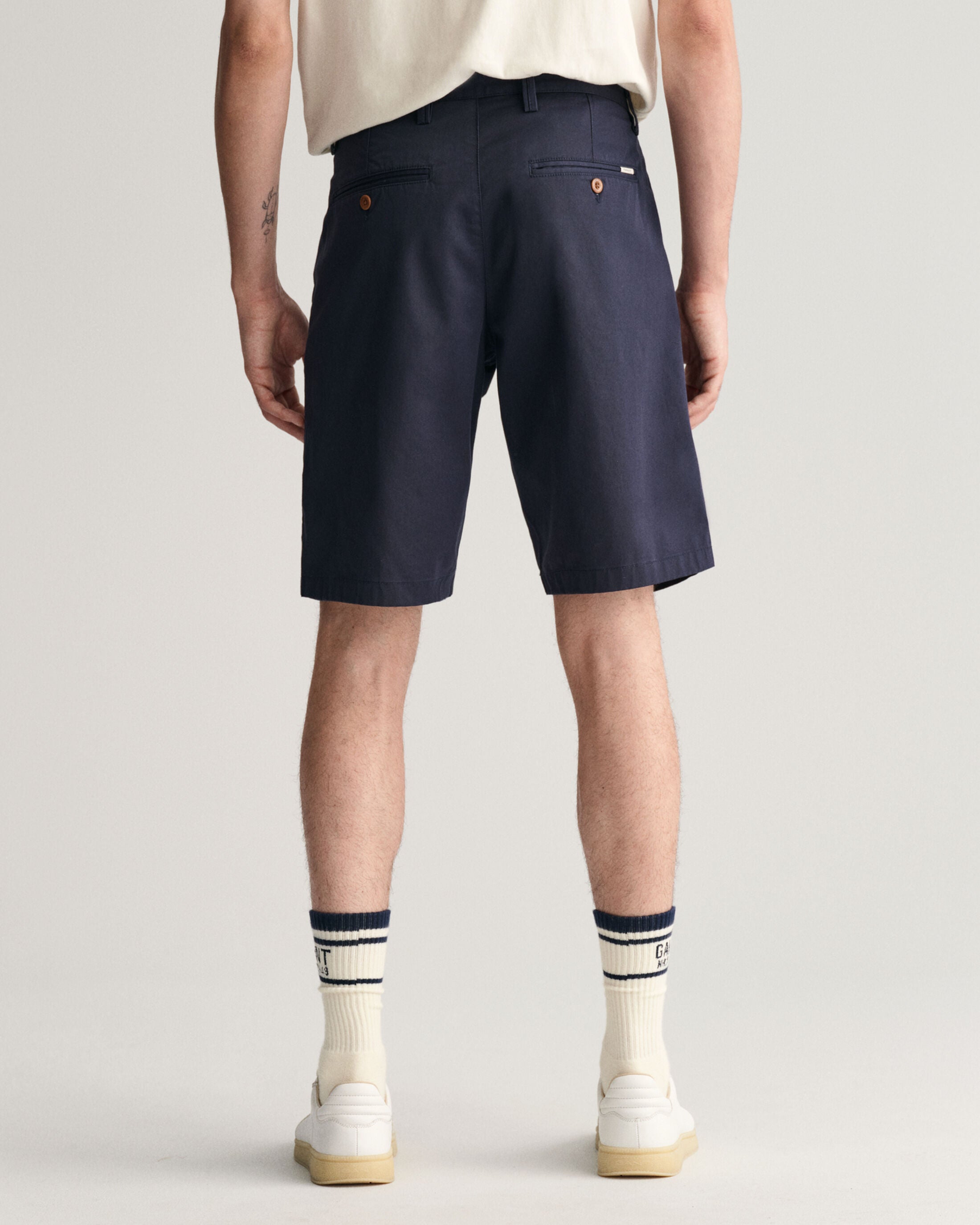 gant-miesten-tvillishortsit-relaxed-twill-shorts-tummansininen-2